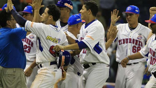 Tiburones_Celebra_Home_Club Los Eternos Rivales